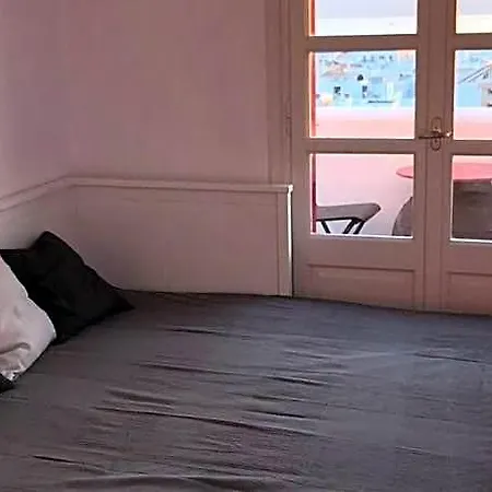 Szálloda With Sea View 3*